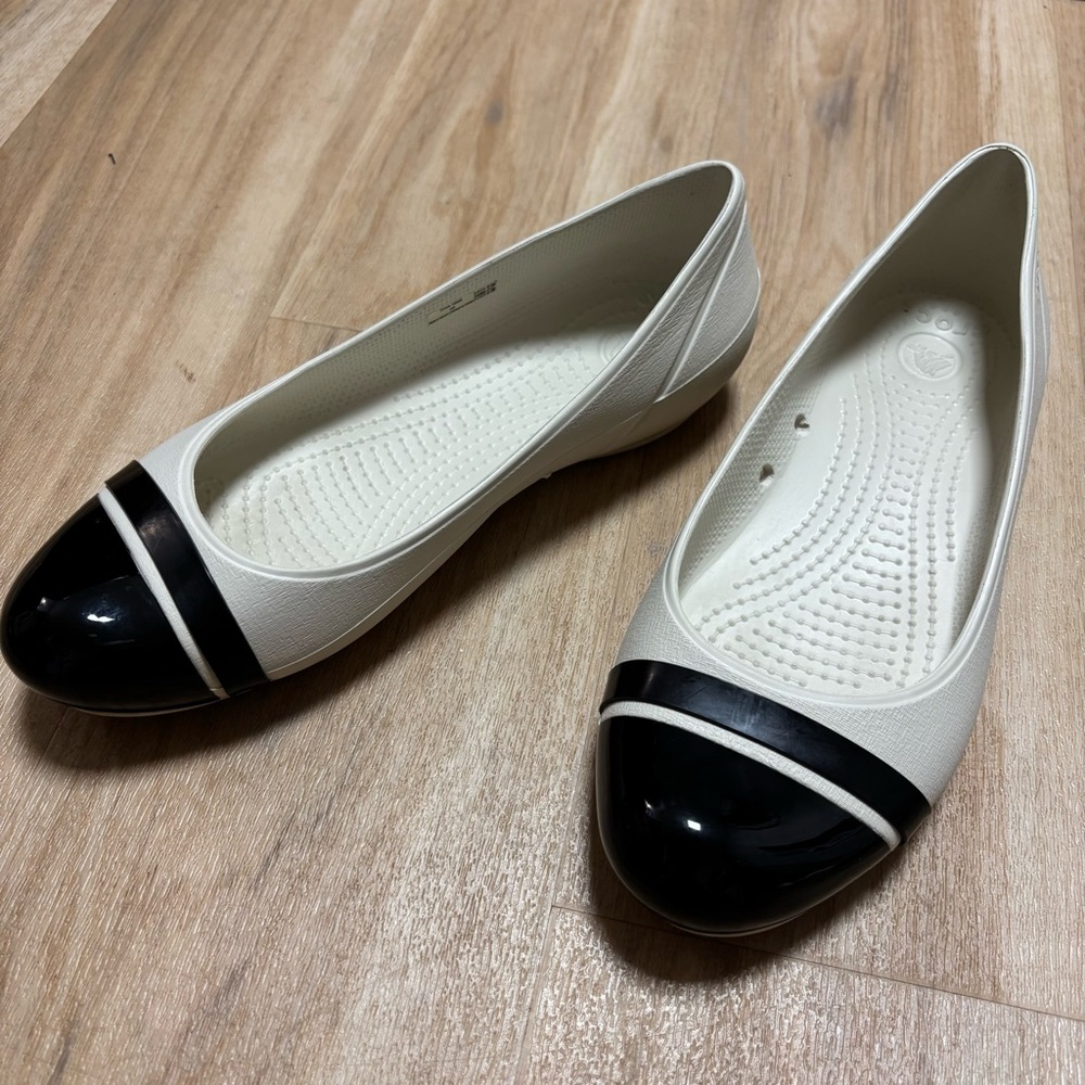 Crocs Ballet Flats in Black and White, Style Number 12300 Size 8W